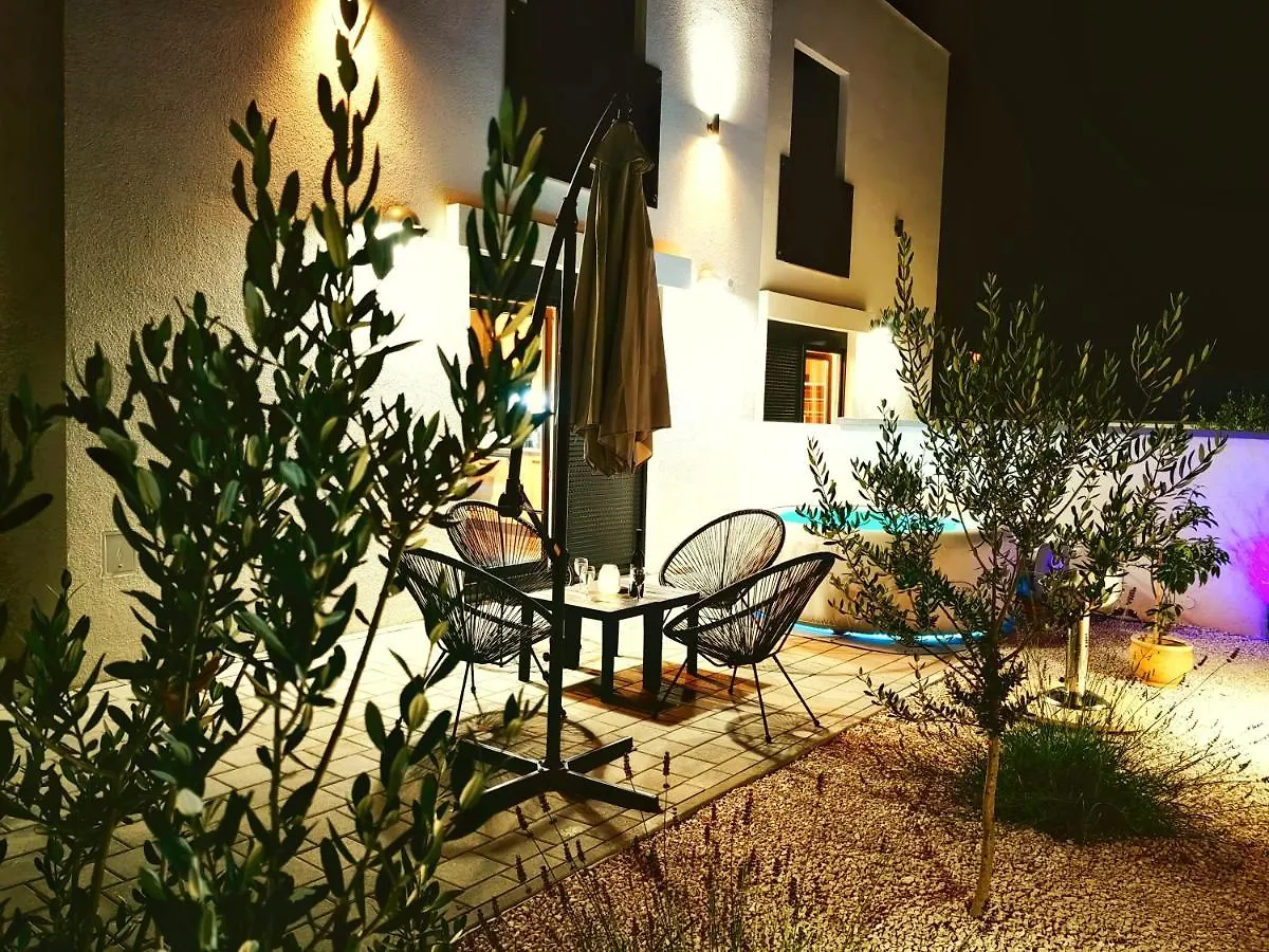 Villa La Merion Starigrad Paklenica Croatia